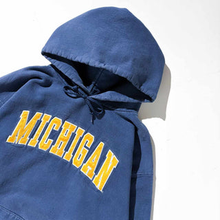 00's AEROPOSTALE SPORTS "MICHIGAN" ワッペン スウェット パーカ