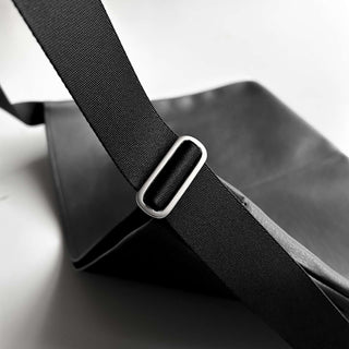 NL ニール  Joseph レザー ショルダーバッグ