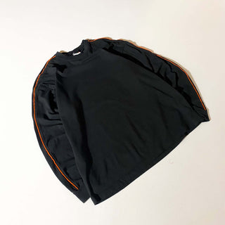 ブラック×オレンジ 袖ライン カットソー