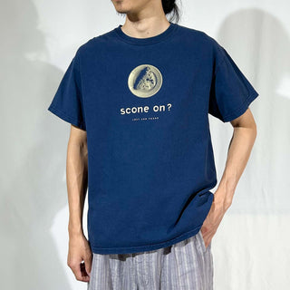 00's GILDAN "SCONE ON ? " メッセージ Tシャツ