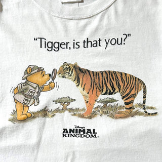 90's Walt Disney World "Tigger, is that you?" くまのプーさん キャラクター プリント Tシャツ