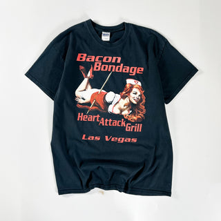 00's GILDAN "Heart Attack Grill" ピンナップガール エロ プリント Tシャツ