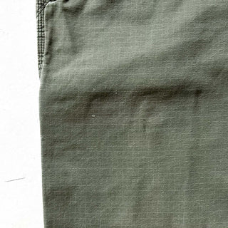 Carhartt "relaxed fit" オリーブ リップストップ ショーツ