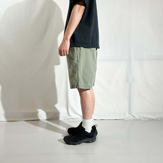 Carhartt "relaxed fit" オリーブ リップストップ ショーツ