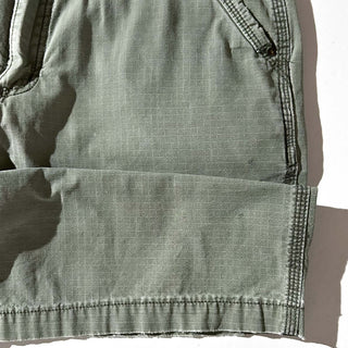 Carhartt "relaxed fit" オリーブ リップストップ ショーツ