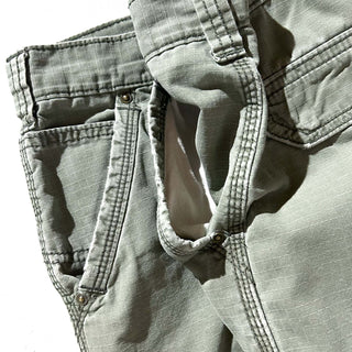 Carhartt "relaxed fit" オリーブ リップストップ ショーツ