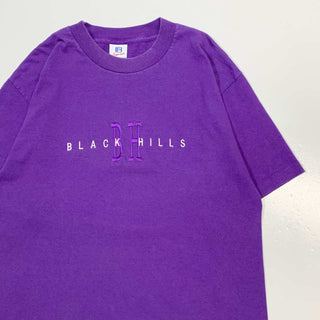 "made in USA" BLACK HILLS センター 刺繍 Tシャツ