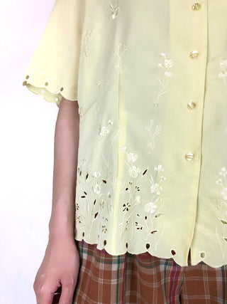 Lisa loaepha オープンカラー花刺繍半袖シャツ